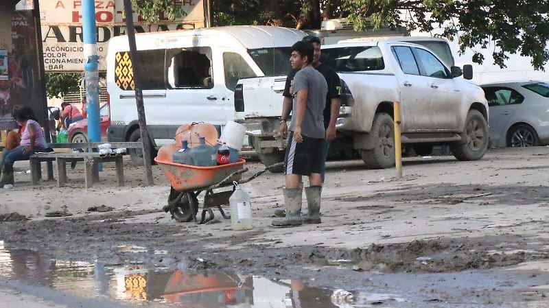 Trabajadores limpieza Poza Rica